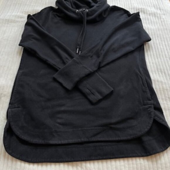 Sweaty Betty Escape Luxe Fleece Hoodie in Black - Large - Picture 8 of 14